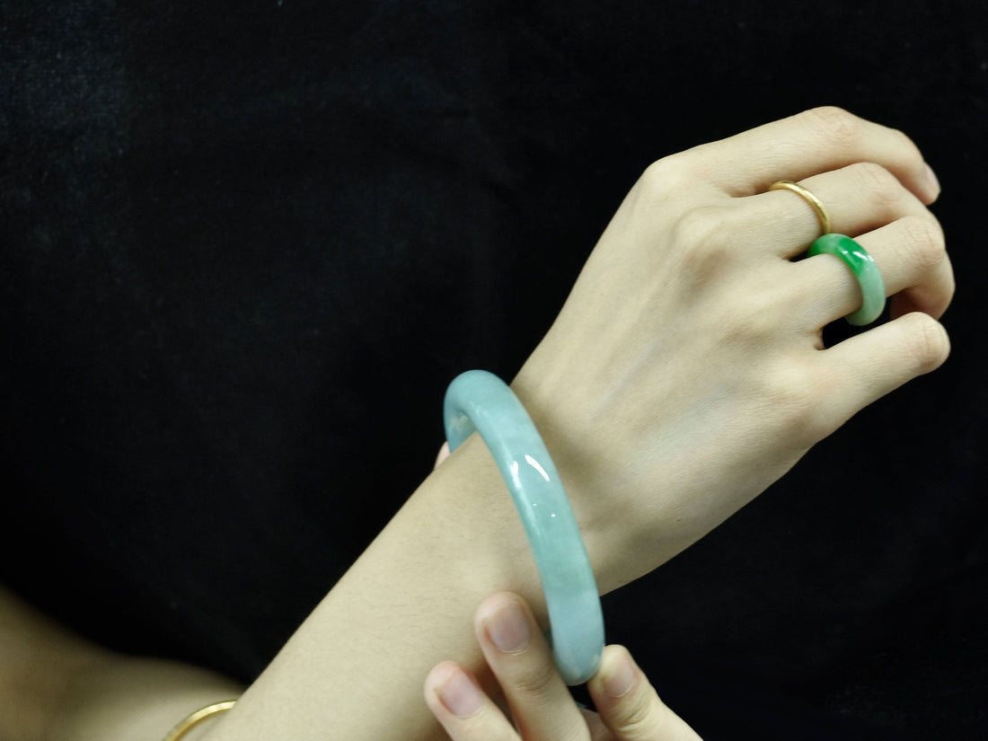 Can You Wear a Jade Bangle Every Day? Durability, Safety & Real User Stories