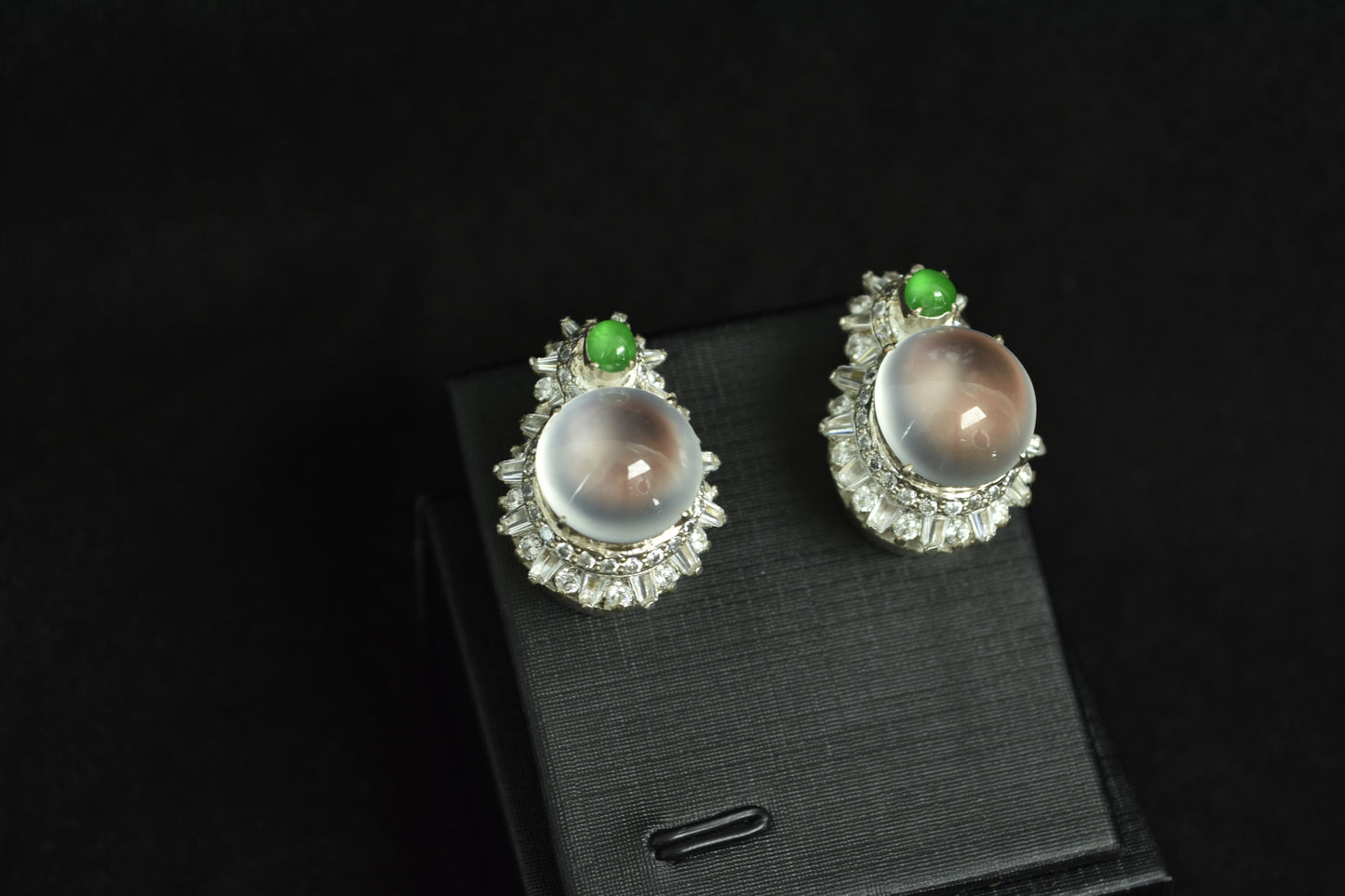 Moonlight in Silence | Moutai White Jadeite Glow Earrings