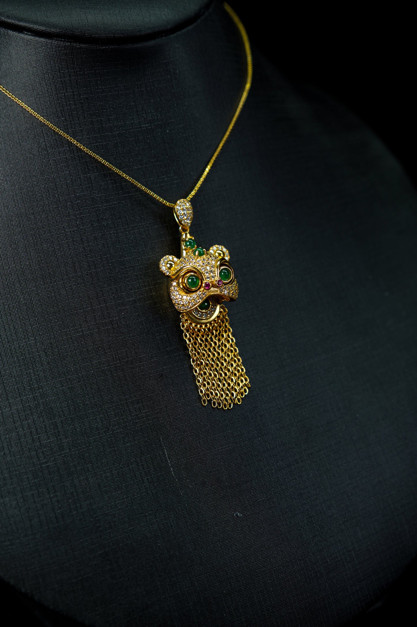 Dancing Lion Pendant with Moving Eyes