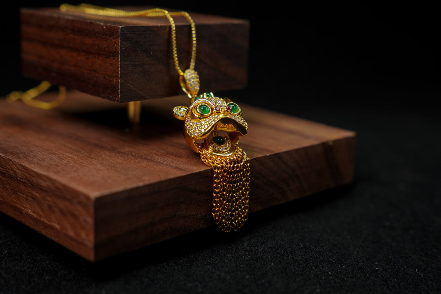 Dancing Lion Pendant with Moving Eyes