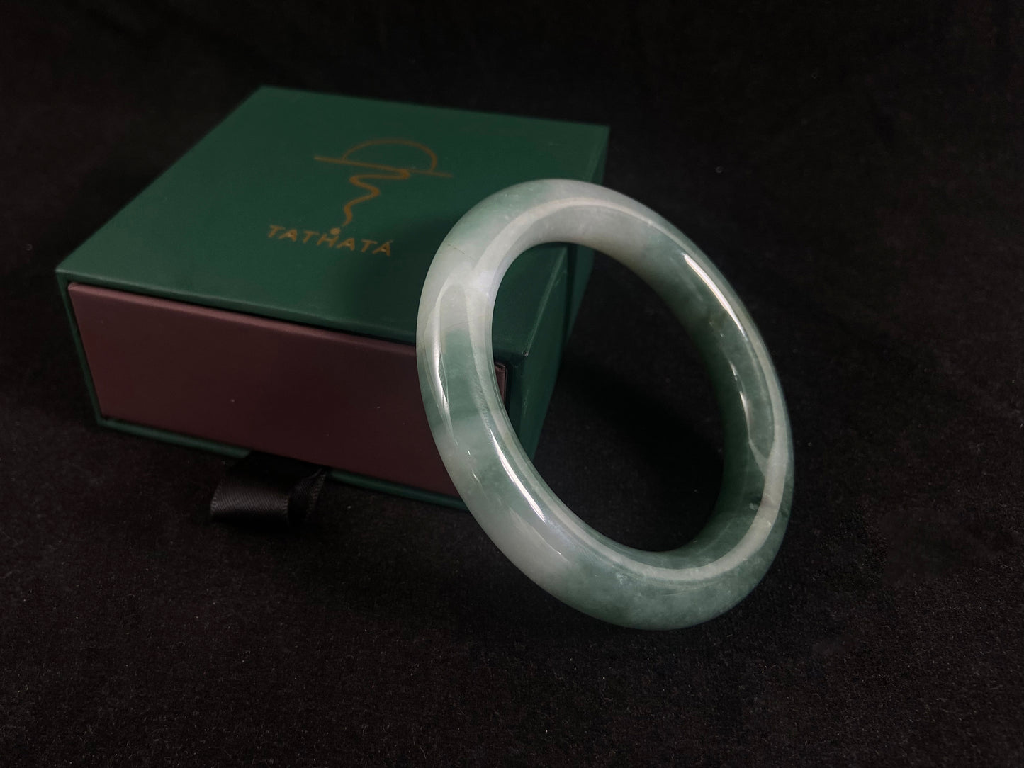 Mountain Mist · Thick Round Jadeite Bangle (57mm)
