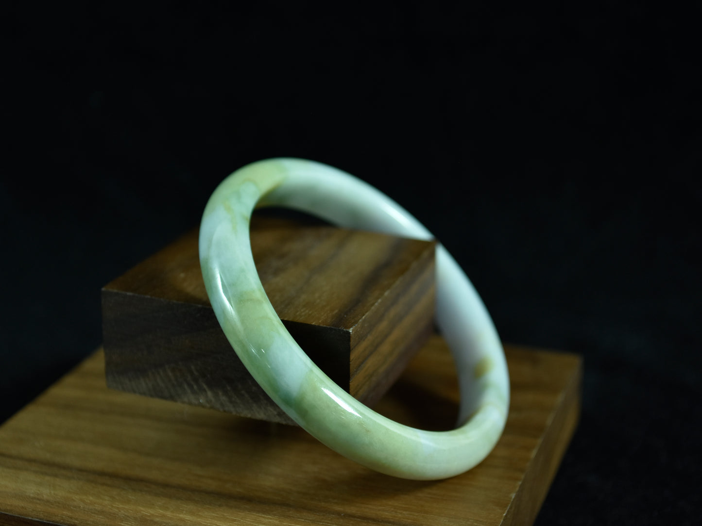 Golden Glow · Jadeite Peace Bangle with Yellow Hue (56mm)