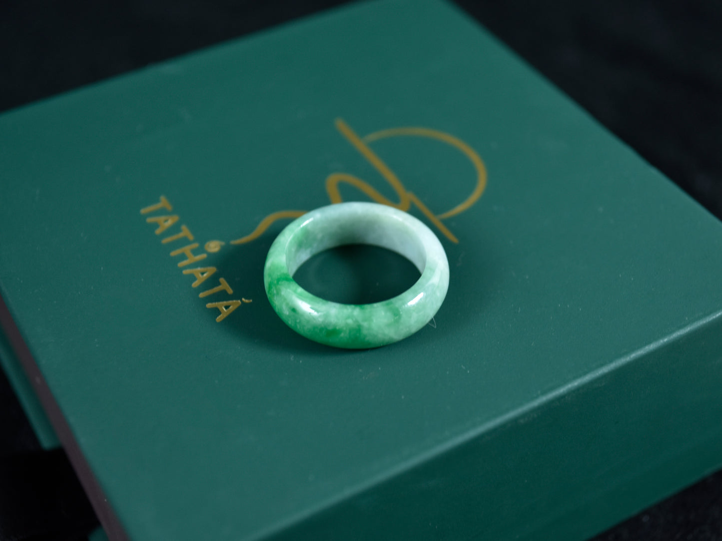 Jade Pulse · Green Accent Jadeite Ring Band (16mm)