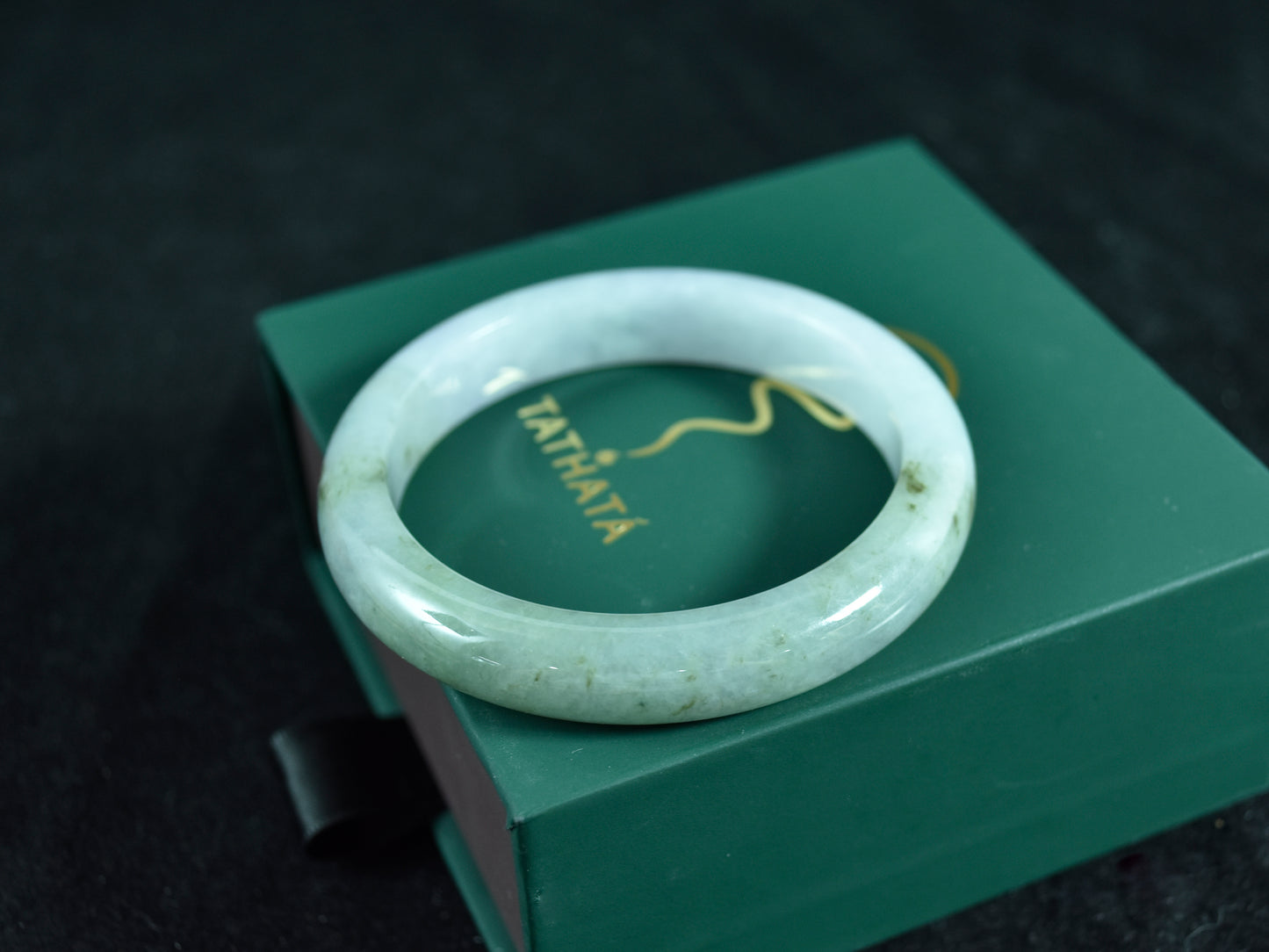 Mountain Trace · Jadeite Peace Bangle with Natural Markings (53mm)