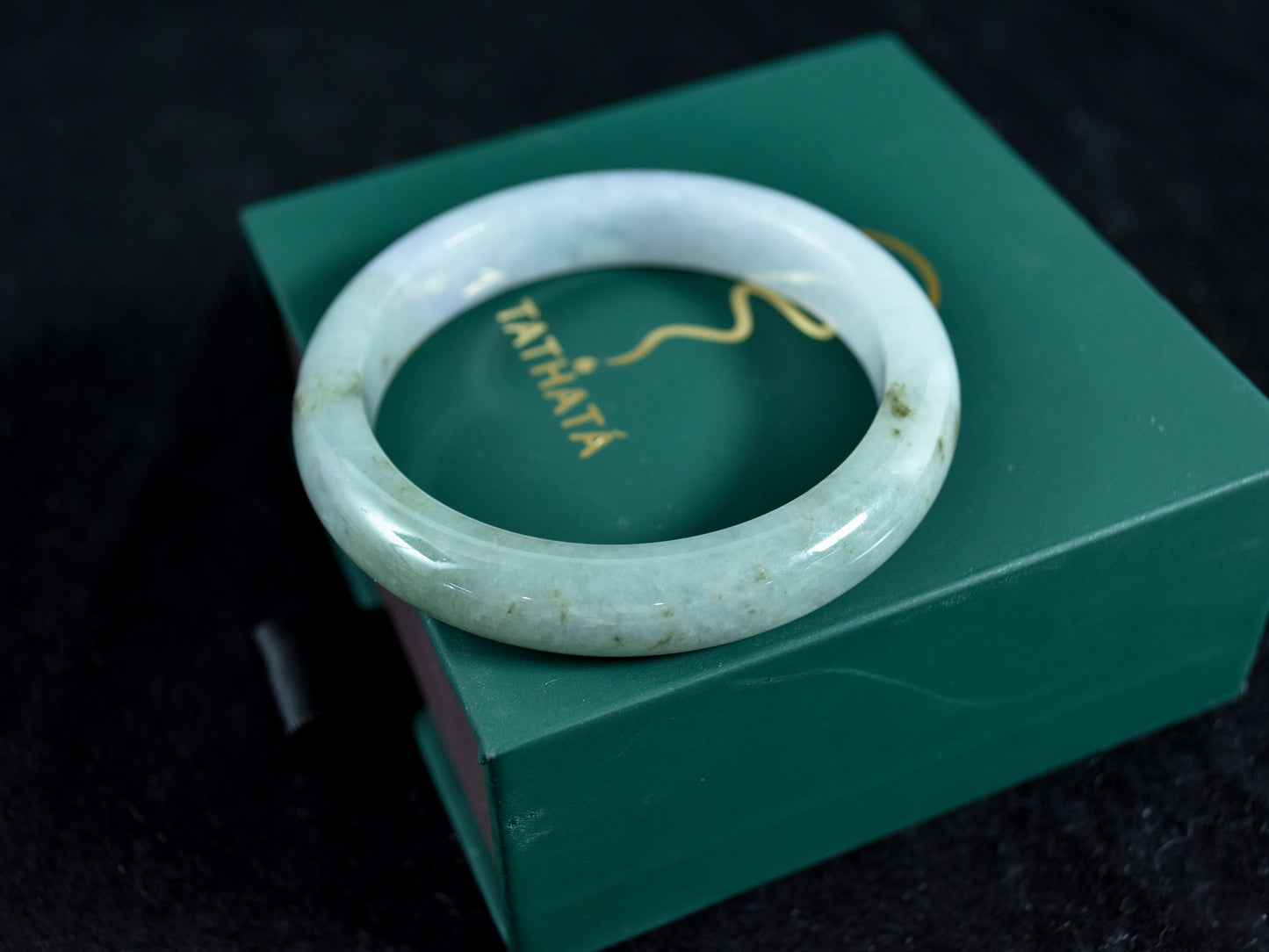 Mountain Trace · Jadeite Peace Bangle with Natural Markings (53mm)