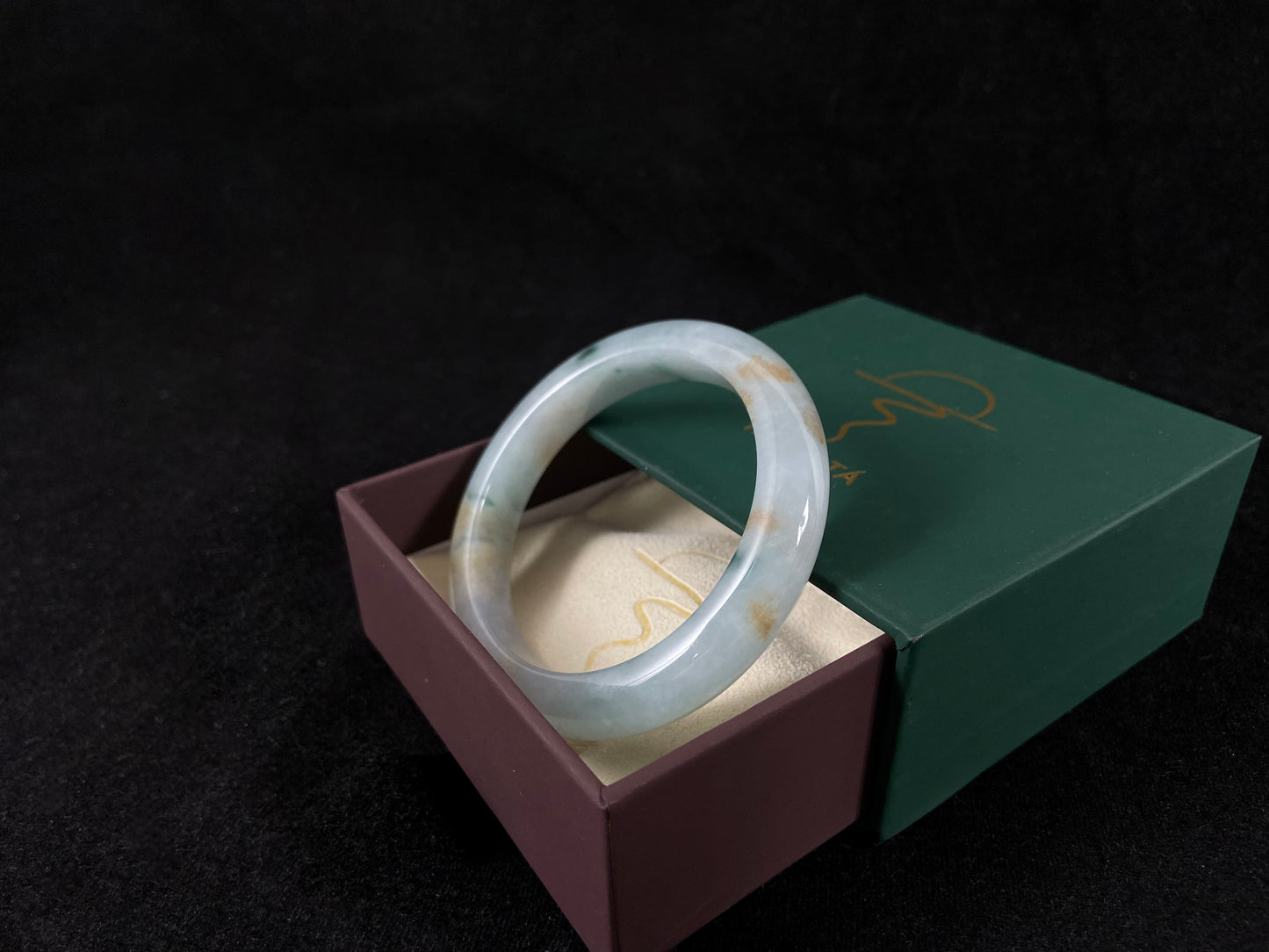 Fortune Glow · Jadeite Peace Bangle (55.7mm)