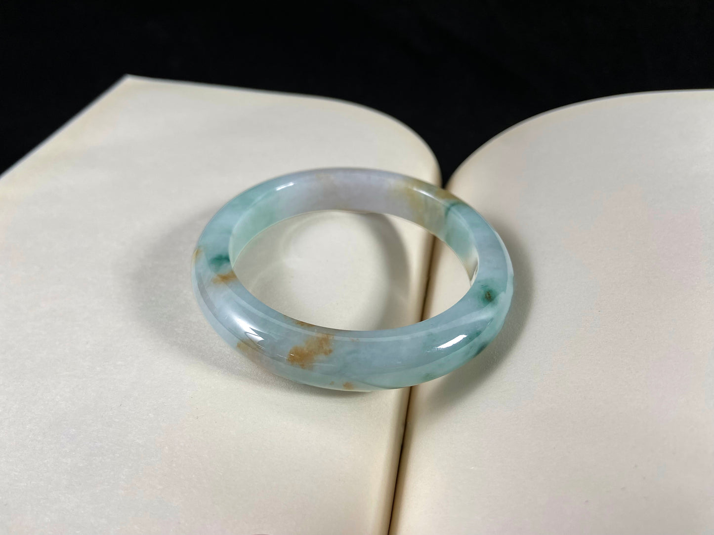 Fortune Glow · Jadeite Peace Bangle (55.7mm)
