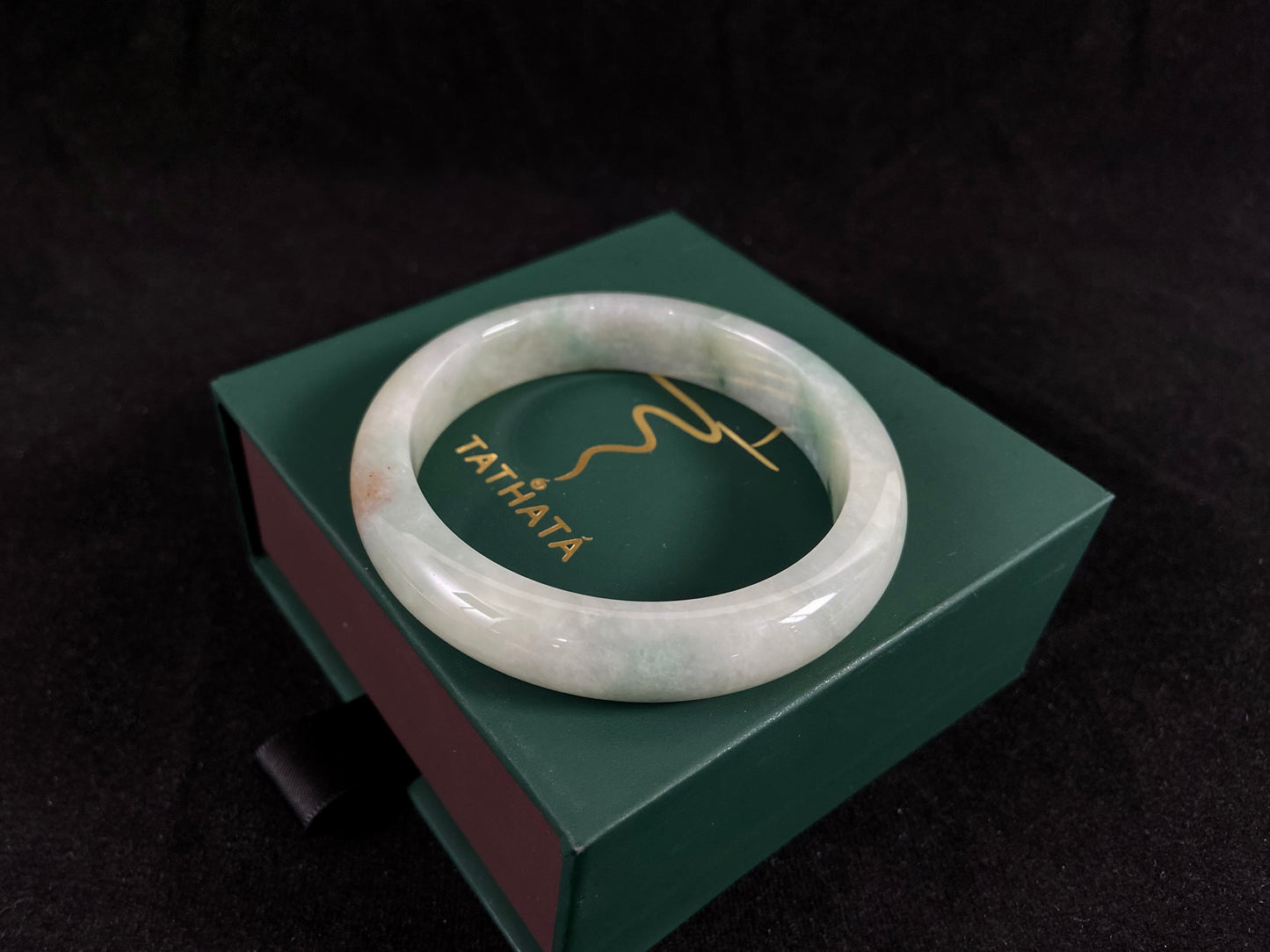 Gentle Balance · Jadeite Peace Bangle with Golden Accent (55mm)