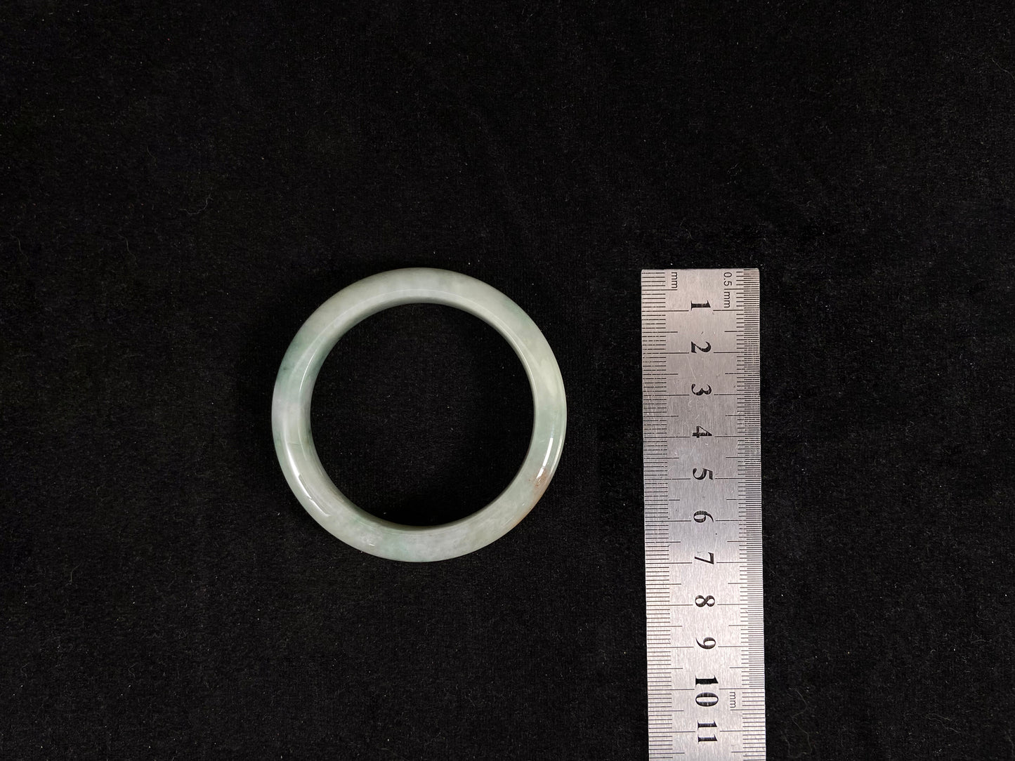 Gentle Balance · Jadeite Peace Bangle with Golden Accent (55mm)