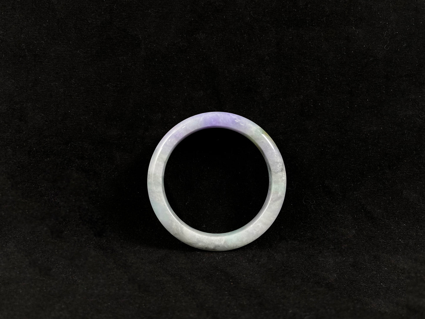 Spring Harmony · Tricolor Jadeite Peace Bangle (62mm)