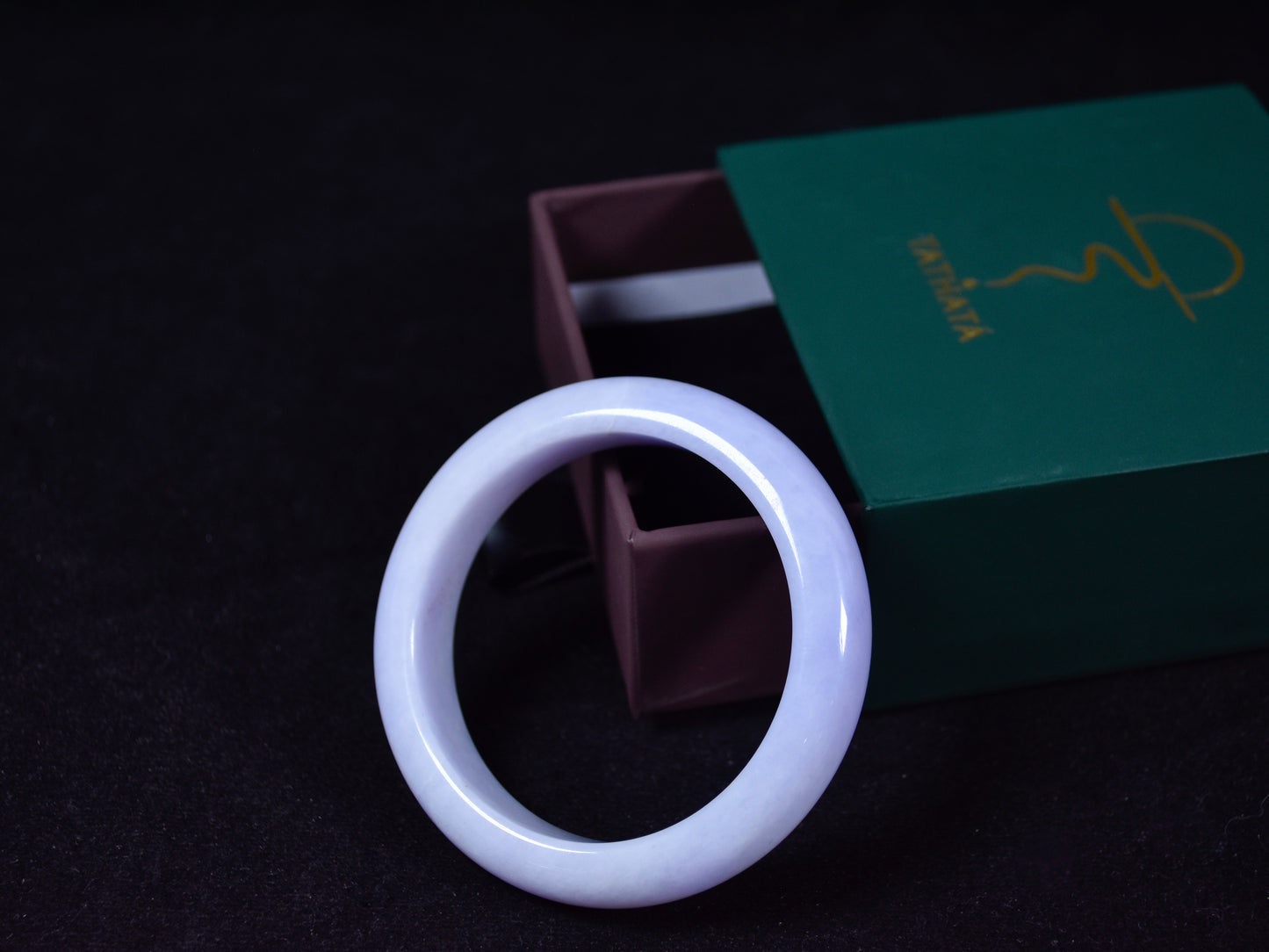 Lavender Whisper · Classic Jadeite Bangle