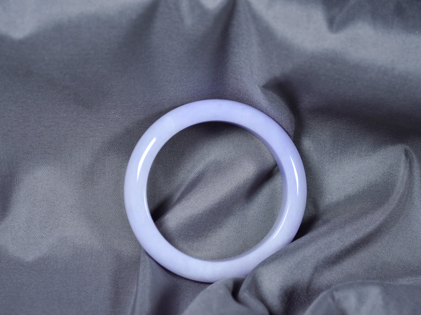Lavender Whisper · Classic Jadeite Bangle