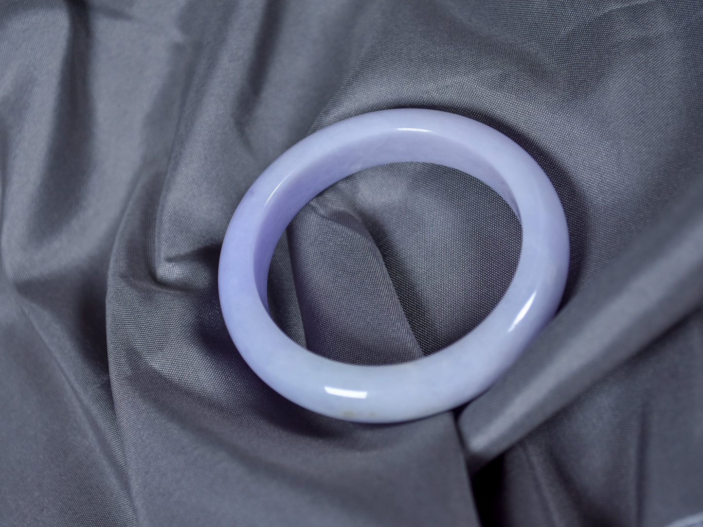 Lavender Whisper · Classic Jadeite Bangle
