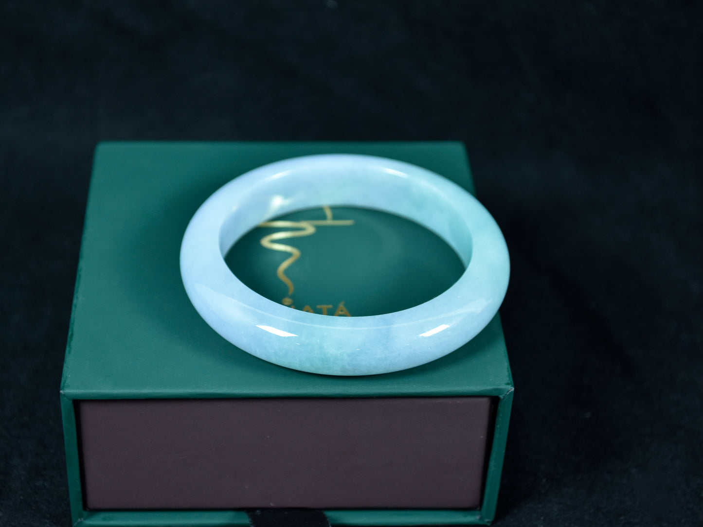 Silent Blessing · Lavender Jadeite Bangle