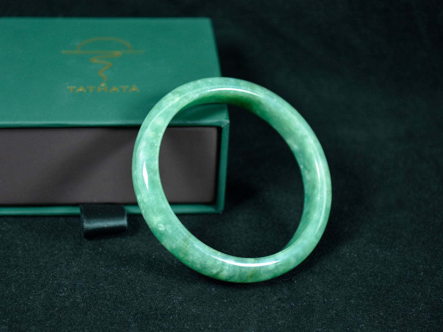 Verdant Harmony · Apple Green Jadeite Bangle
