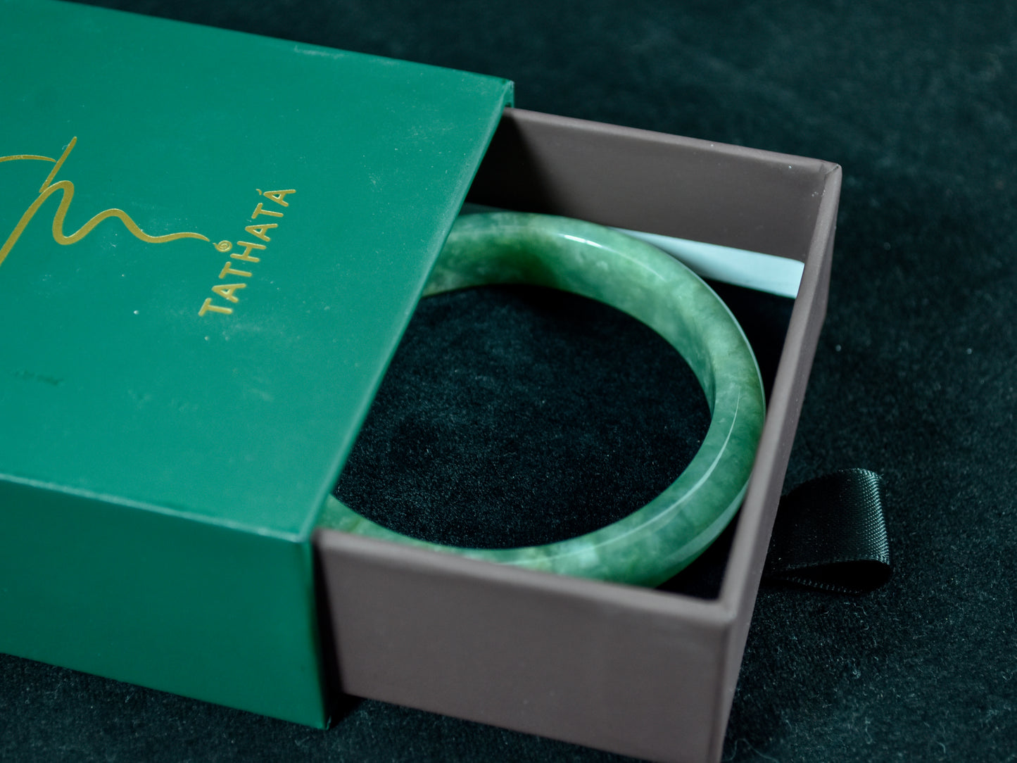 Verdant Harmony · Apple Green Jadeite Bangle