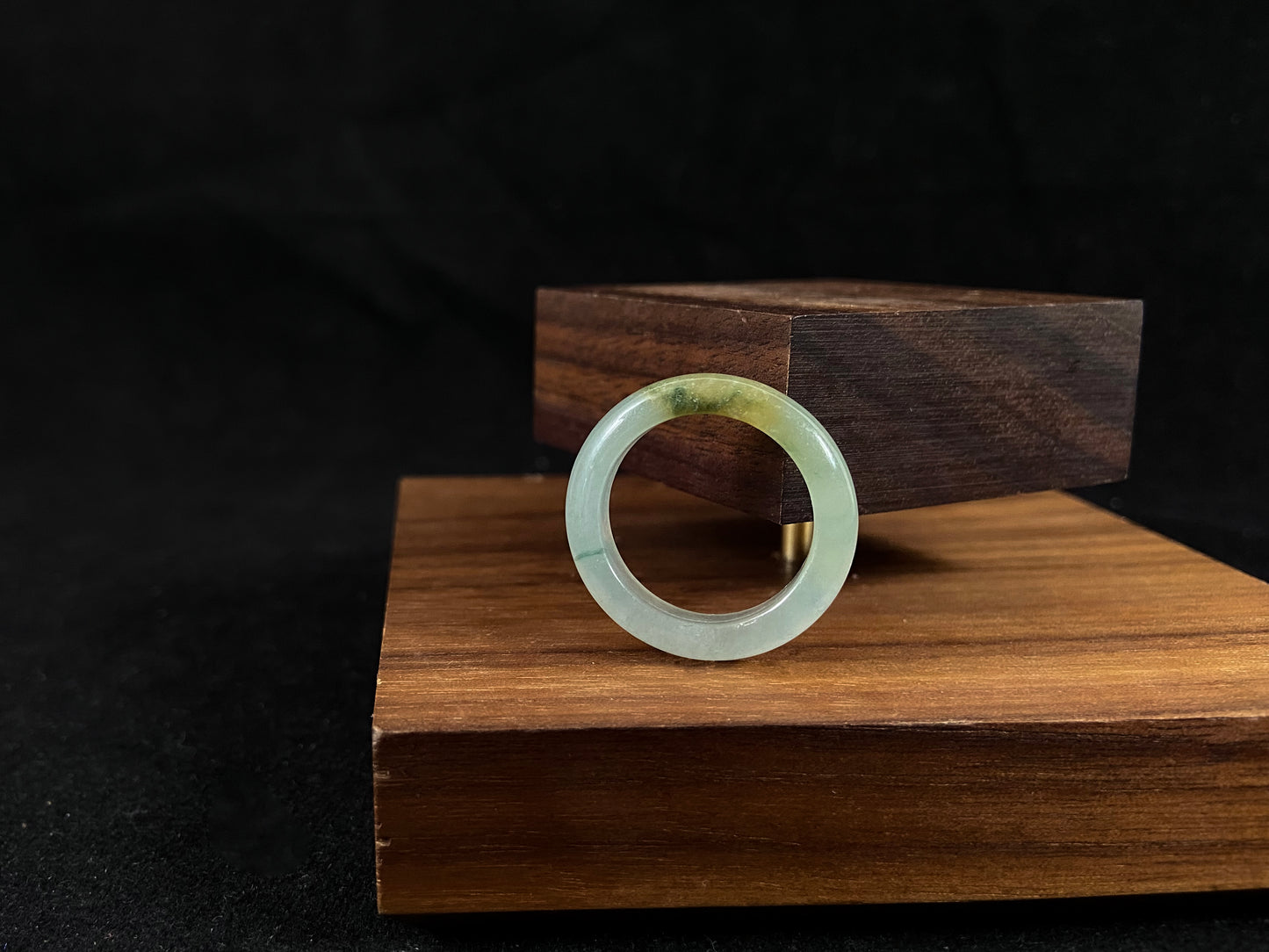 Icy Green Accent Jadeite Ring Band (21mm)