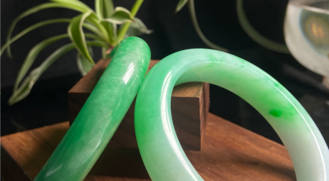 Natural Jadeite VS Treated Imitations: Easily Distinguish Real from Fake Jadeite