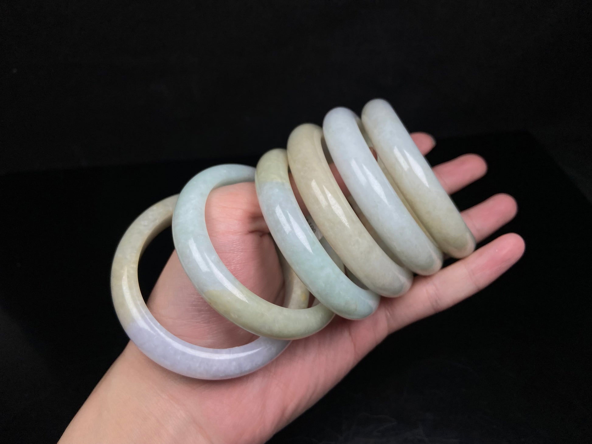 Golden shimmers sprinkling lightly jadeite bangle.