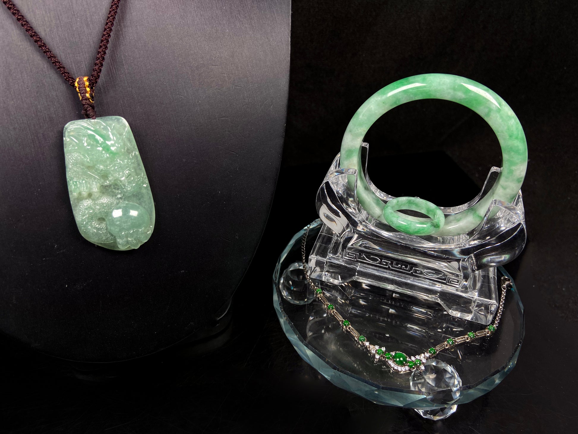 A set of fresh green soft yones jadeite.