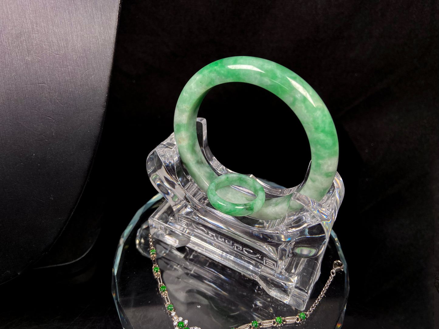 A set of fresh green soft yones jadeite.