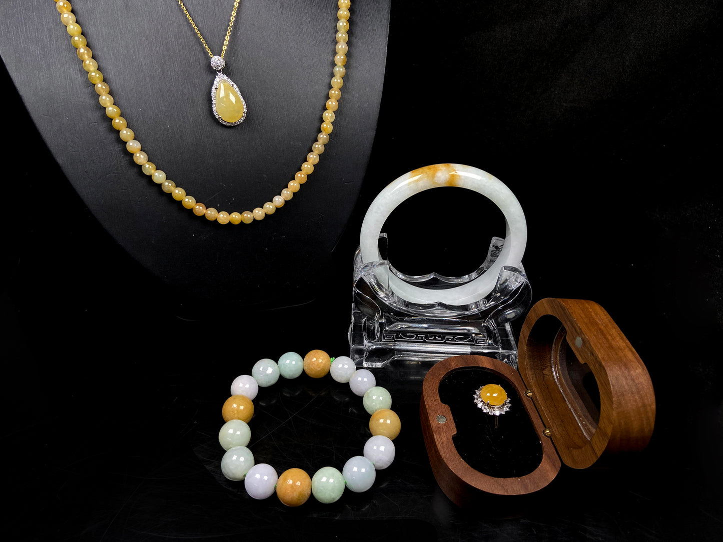 A set of sunny honey purple tricolor jadeite.