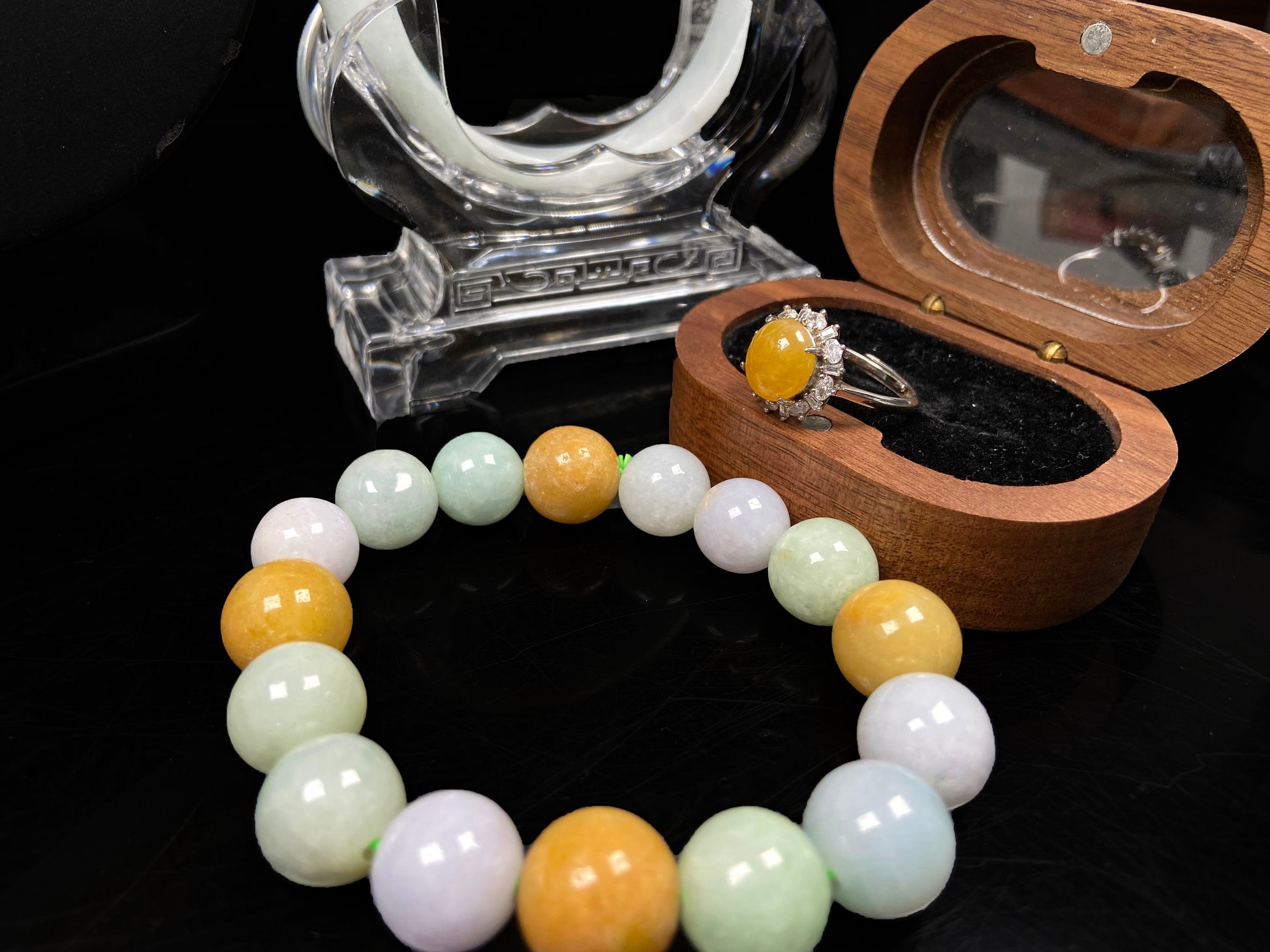 A set of sunny honey purple tricolor jadeite.