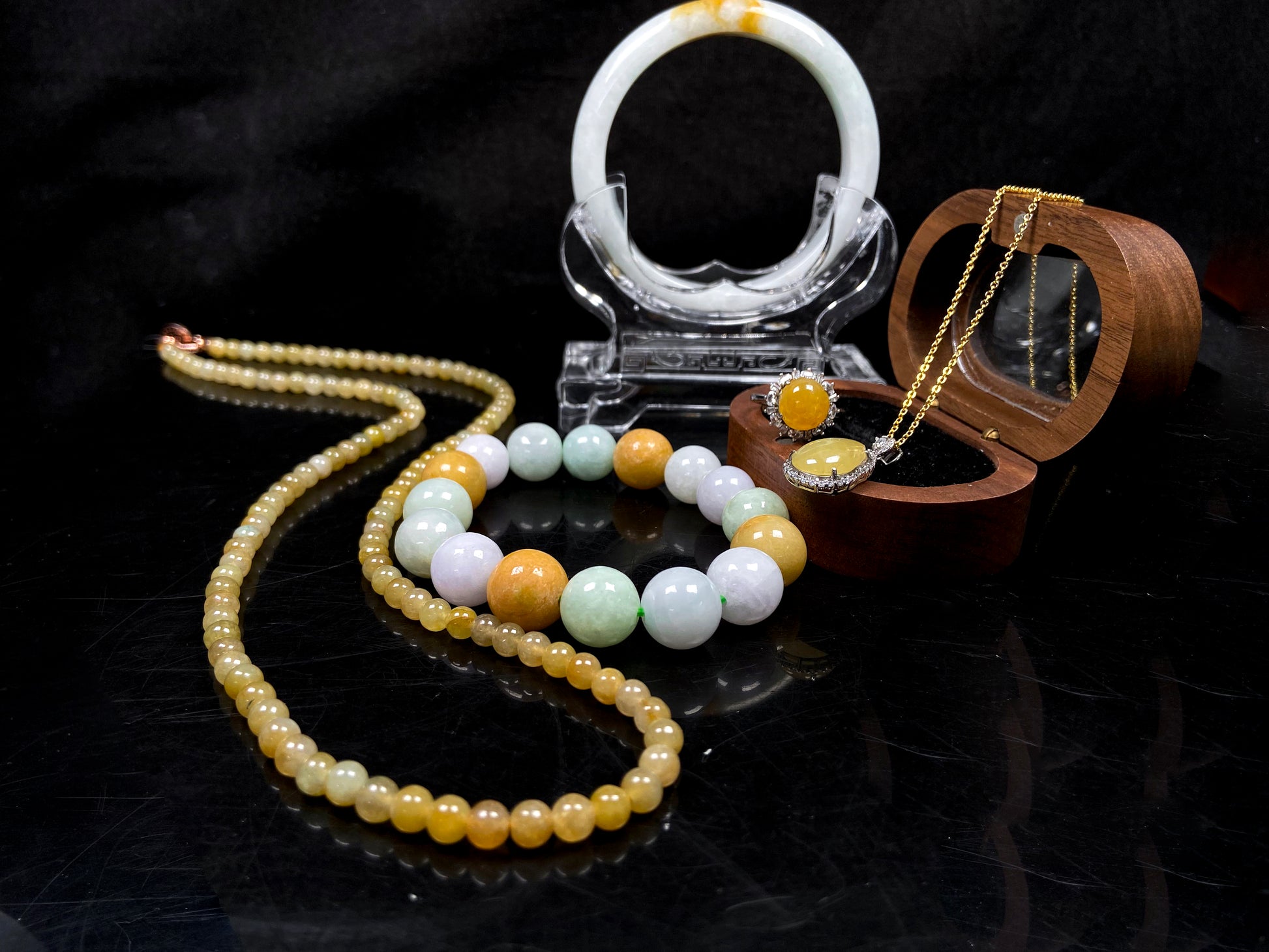 A set of sunny honey purple tricolor jadeite.