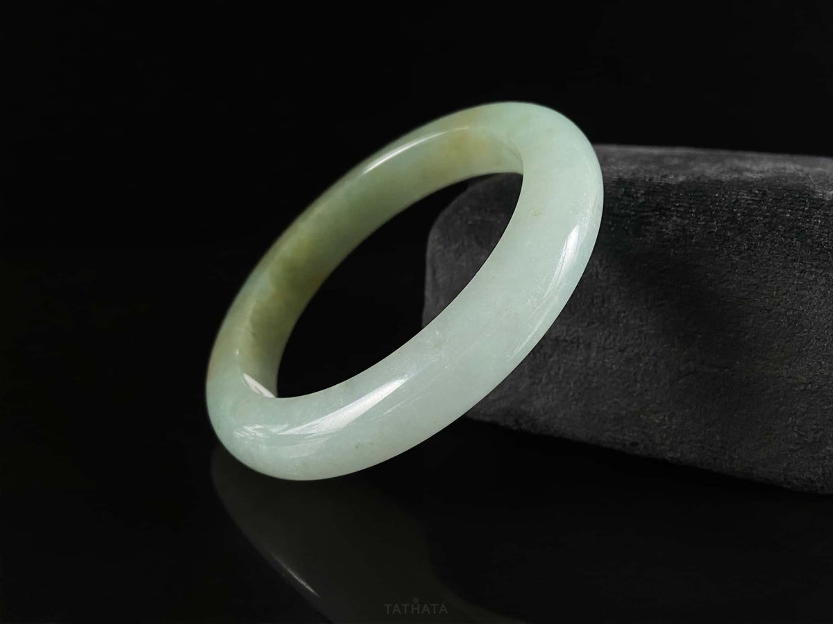 Green Clad Mist Veiled Ravine · Nature Burmese Jadeite Peace Bangle (58mm)