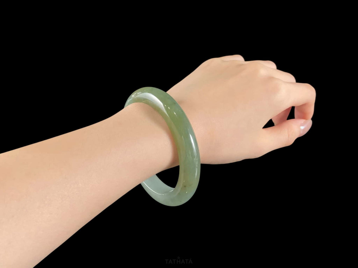 Green Clad Mist Veiled Ravine · Nature Burmese Jadeite Peace Bangle (58mm)