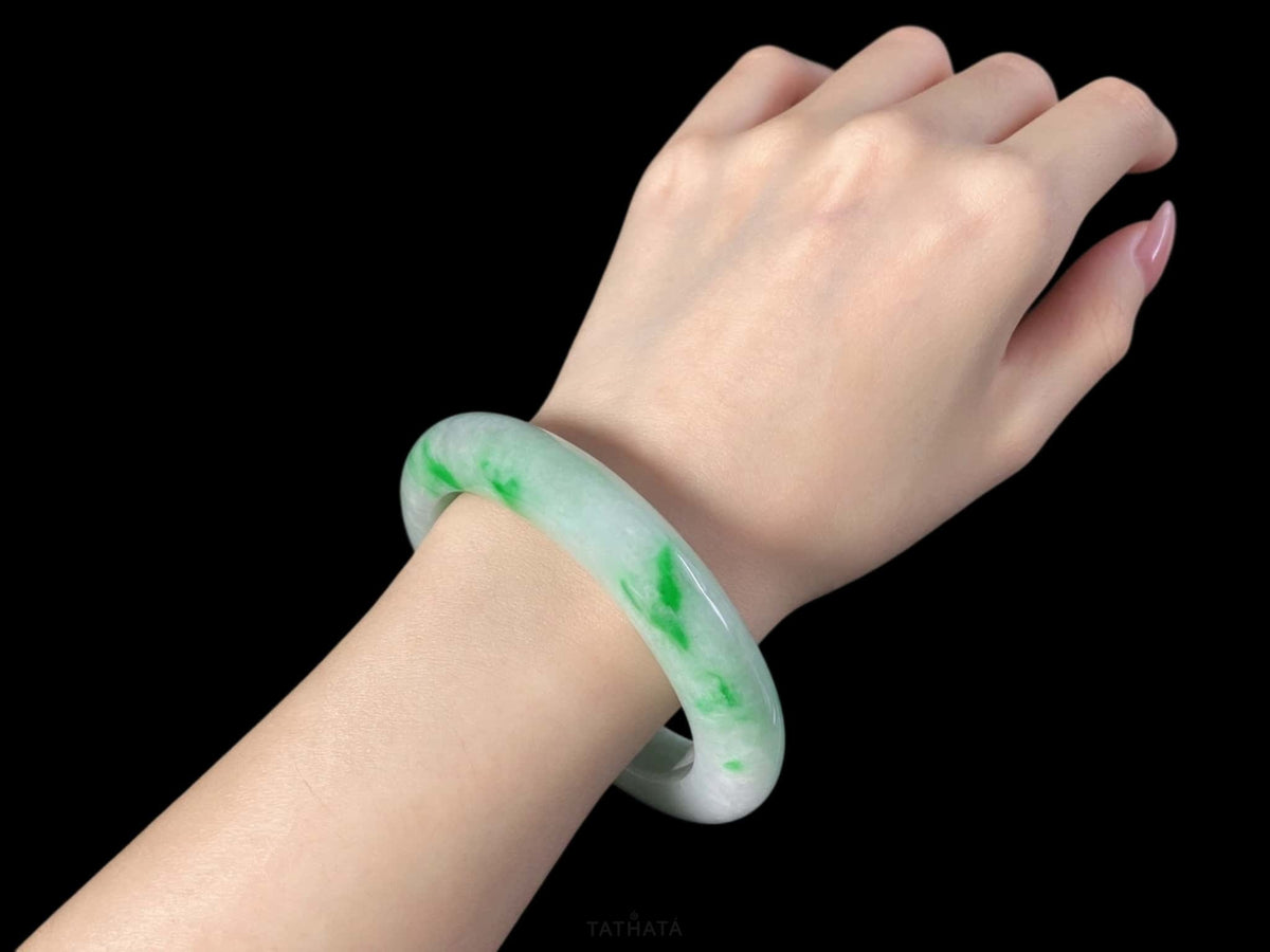 Mist Cloud Green Vein · Nature Burmese Jadeite Peace Bangle (59mm)