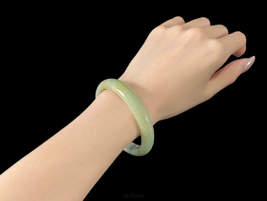 Mist-Green with Gold Splatters · Nature Burmese Jadeite Peace Bangle
