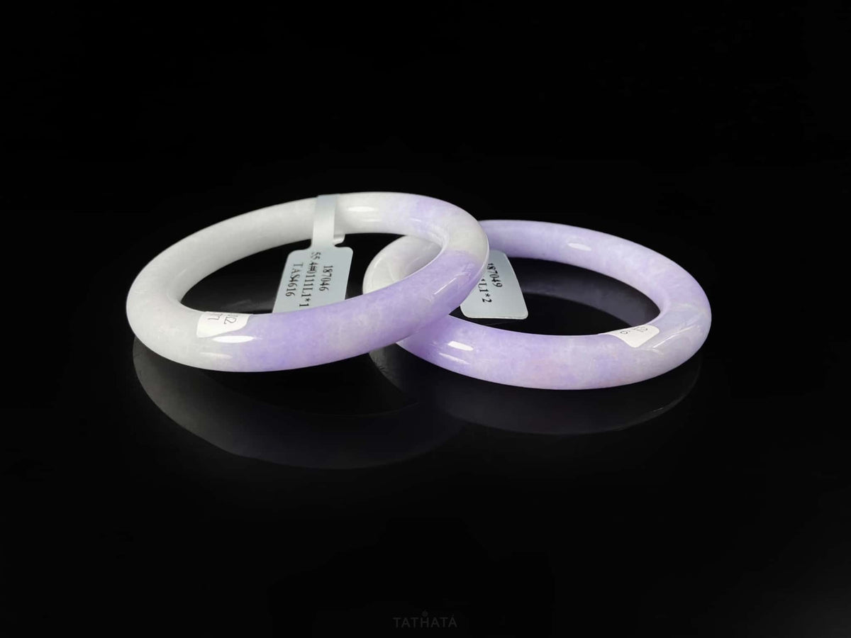 Violet Wing | Pale Wisteria Frost · Nature Burmese Jadeite Round Bangle