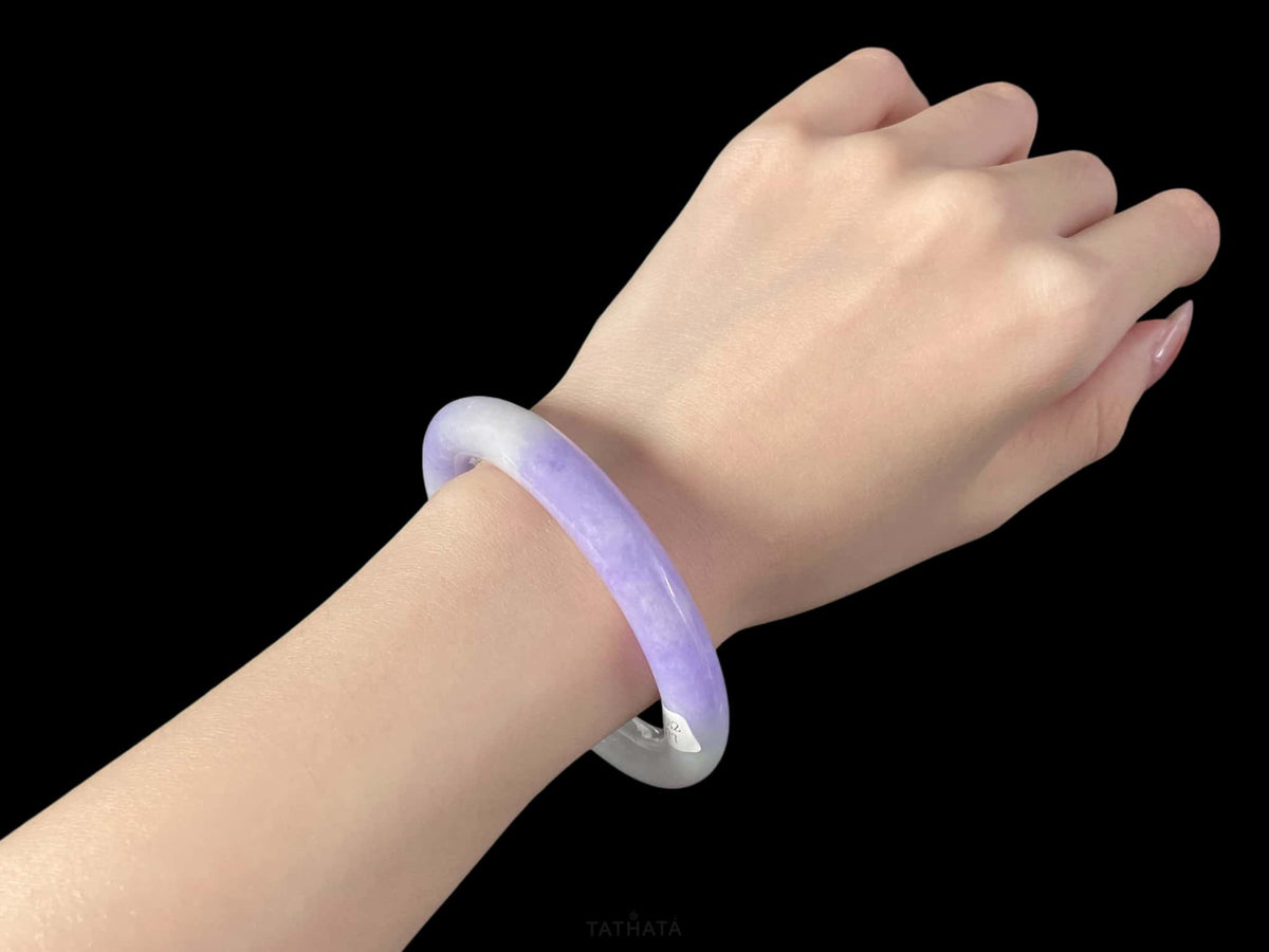 Violet Wing | Pale Wisteria Frost · Nature Burmese Jadeite Round Bangle