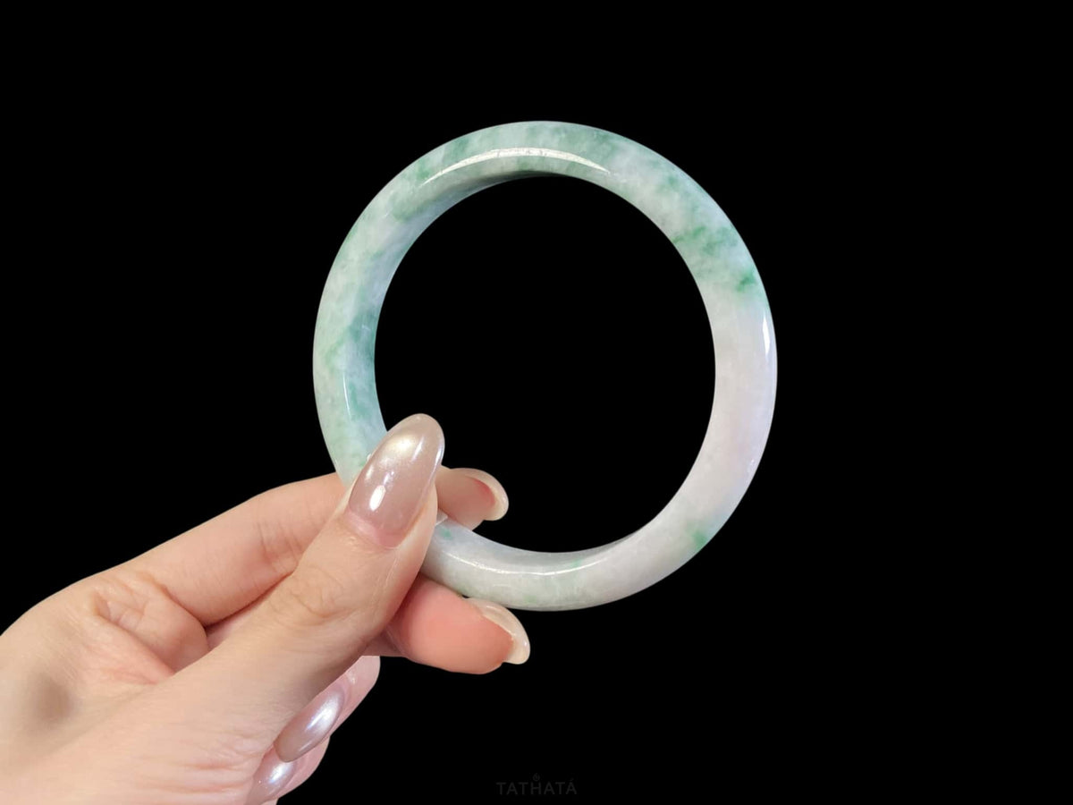 Breeze‑Kissed Emerald Streak · Nature Burmese Jadeite Peace Bangle