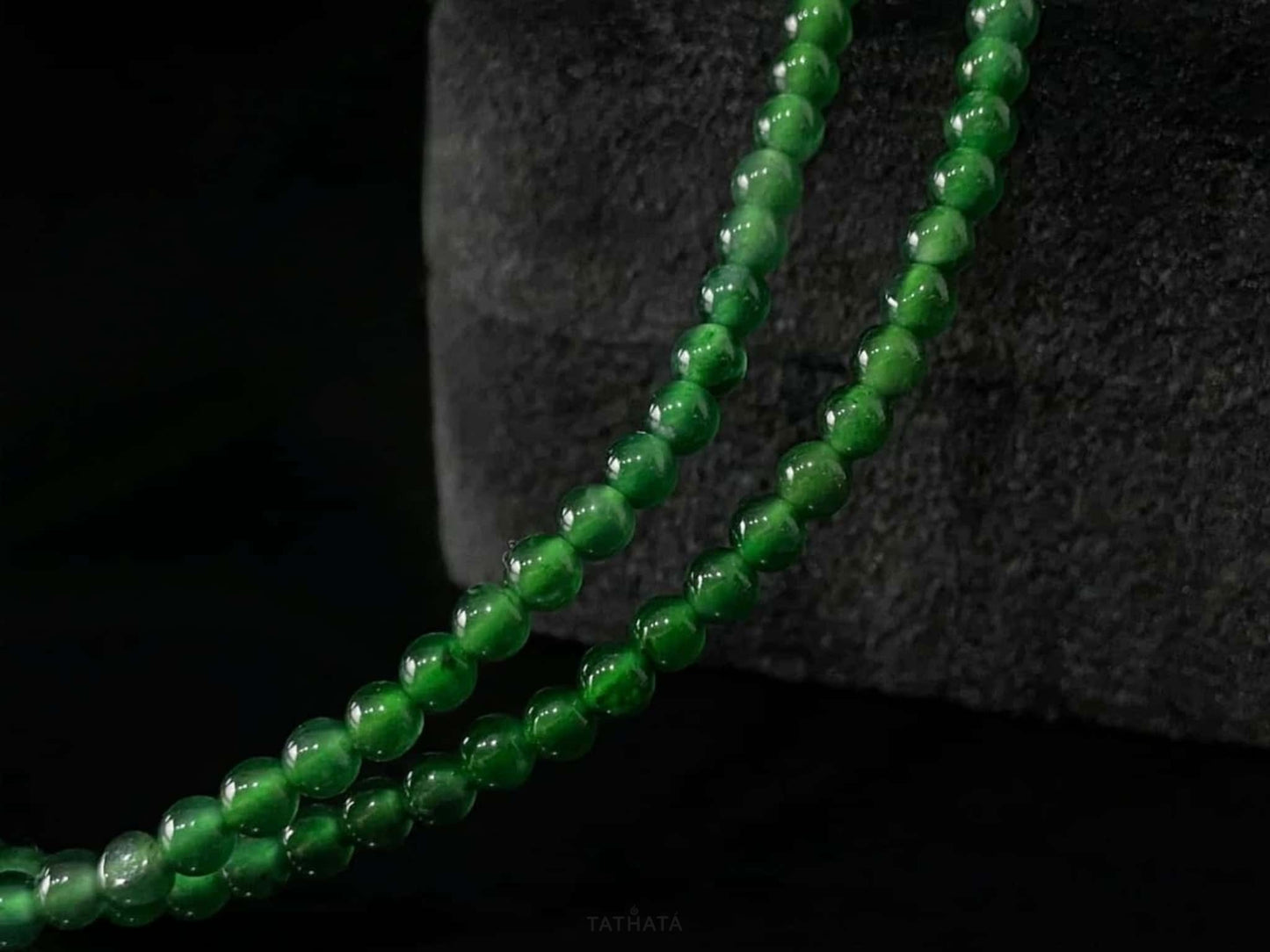 Lustrous Spinach Green · Natural Burmese Jadeite Beads Necklace