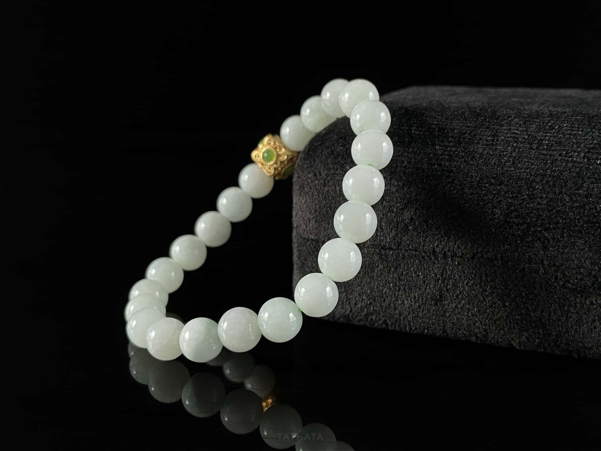 Cream White Gold Square · Nature Burmese Jadeite Bracelet