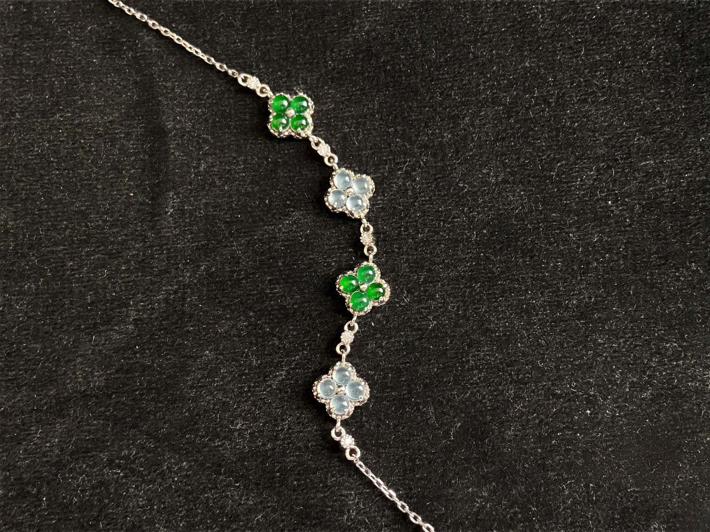 A lucky green ice clover jadeite  bracelet.