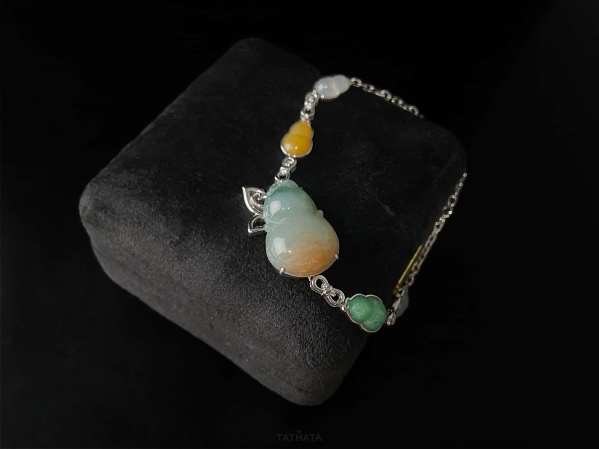 Three-Color Bestows Fortune and Prosperity · Nature Burmese Jadeite Bracelet