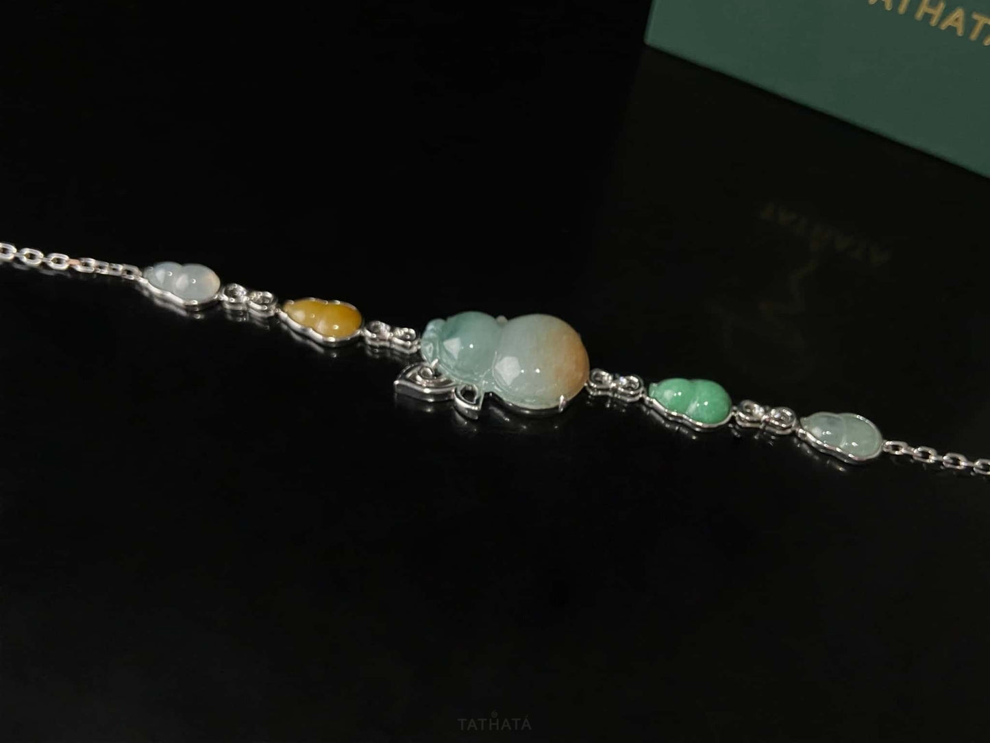 Three-Color Bestows Fortune and Prosperity · Nature Burmese Jadeite Bracelet
