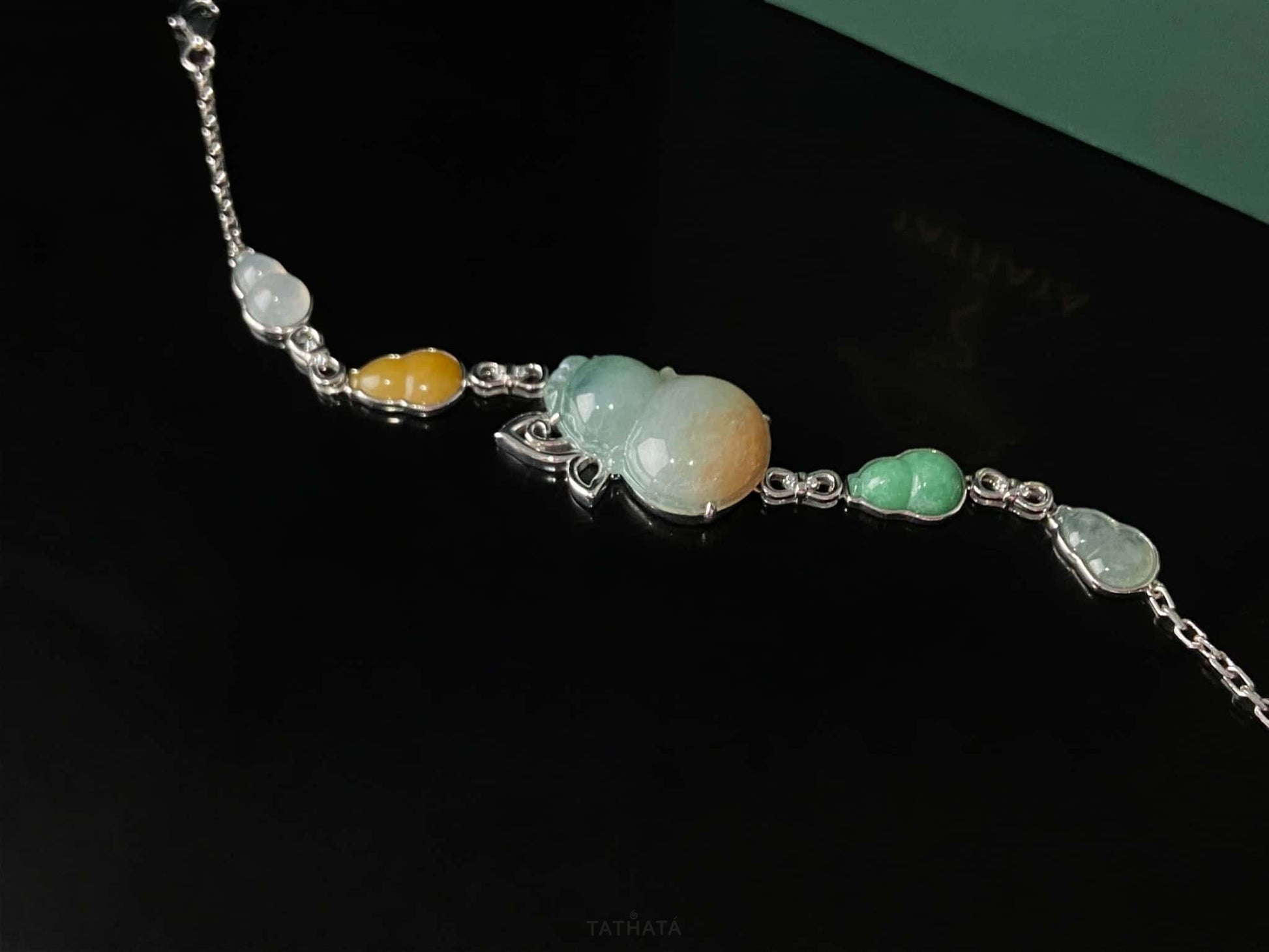 Three-Color Bestows Fortune and Prosperity · Nature Burmese Jadeite Bracelet