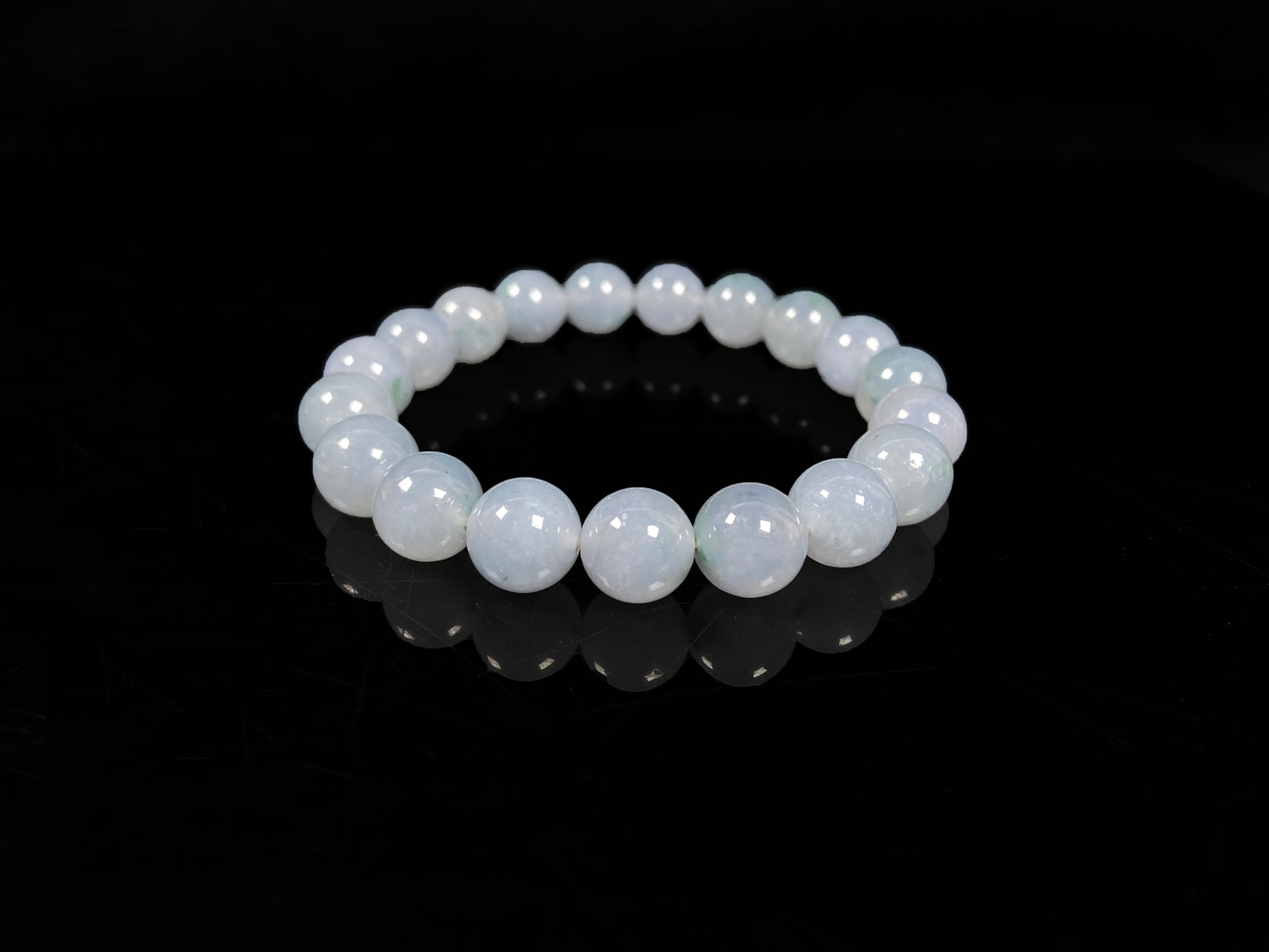 A icy soft lilac moss jadeite beads bracelet.