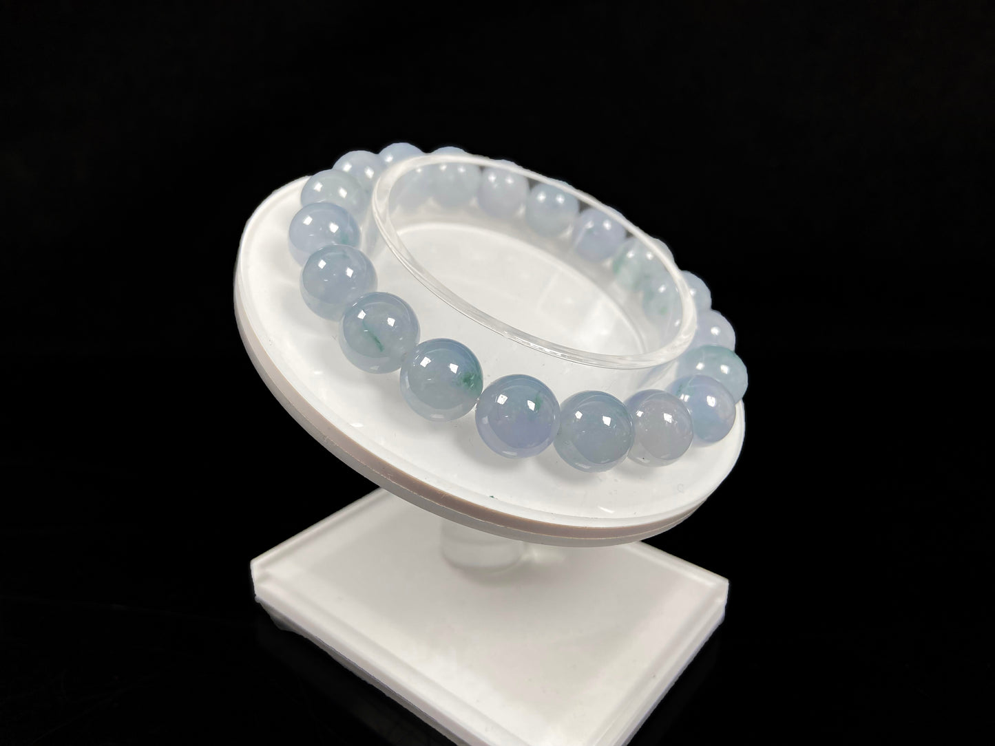 A icy soft lilac moss jadeite beads bracelet.