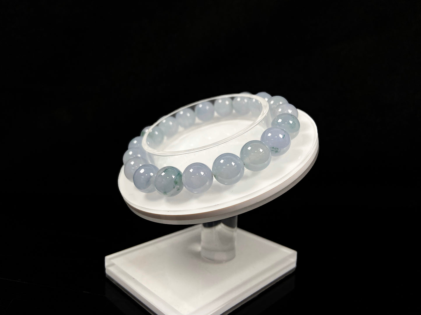 A icy soft lilac moss jadeite beads bracelet.