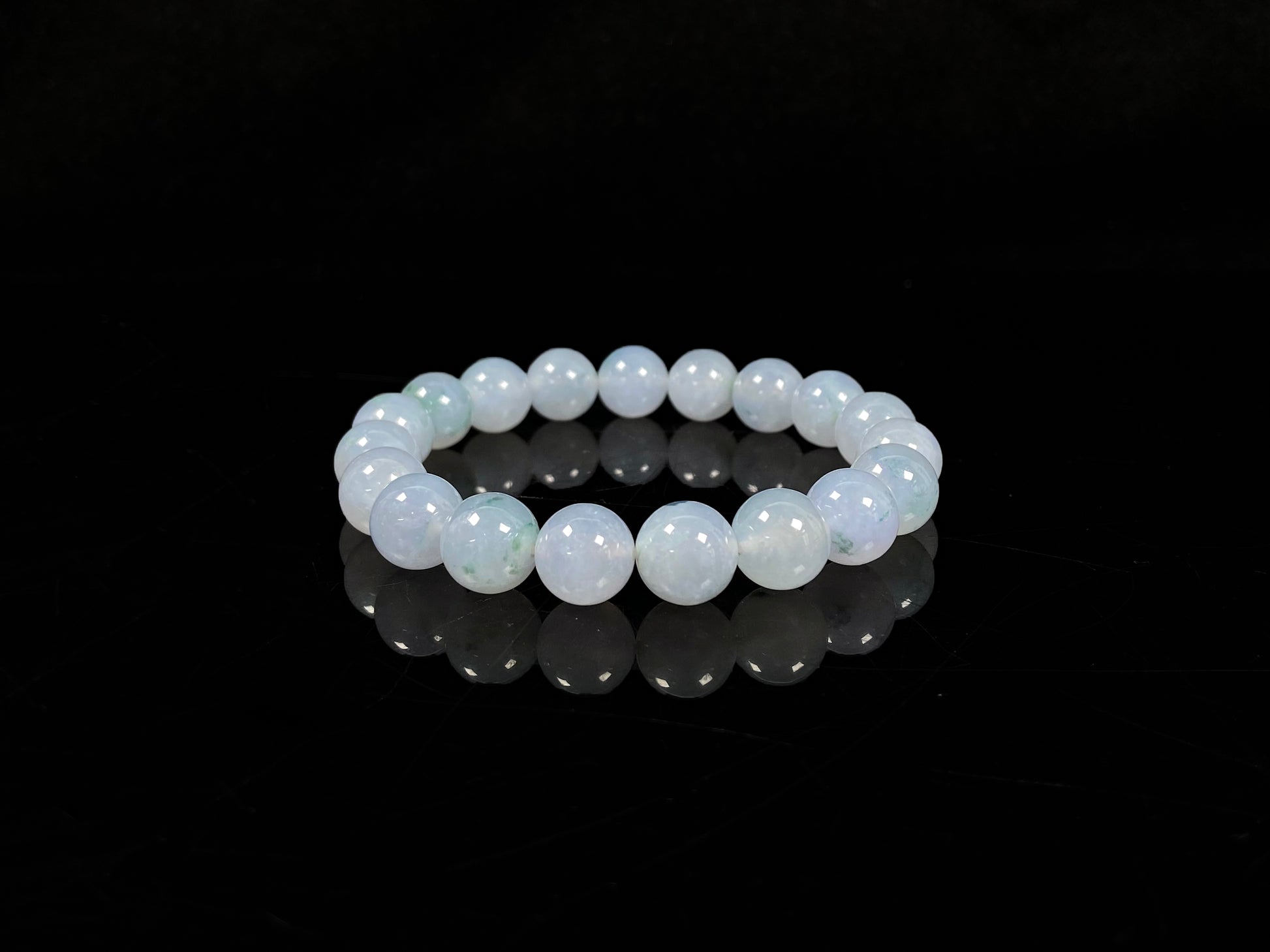 A icy soft lilac moss jadeite beads bracelet.