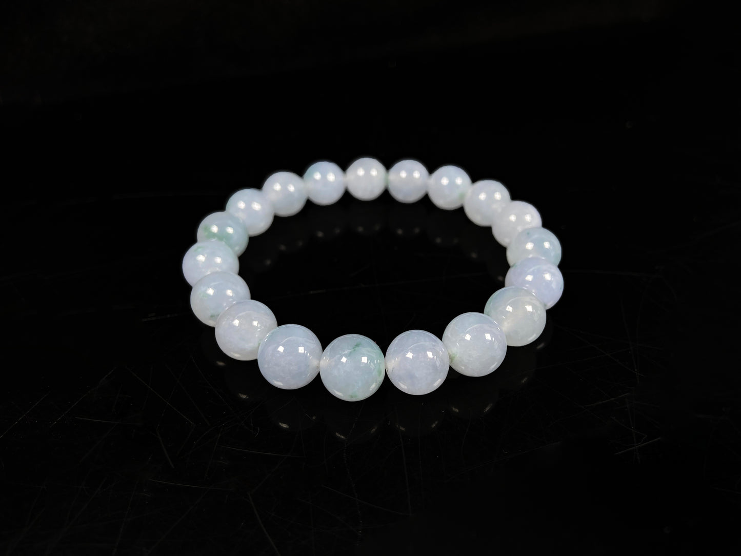A icy soft lilac moss jadeite beads bracelet.