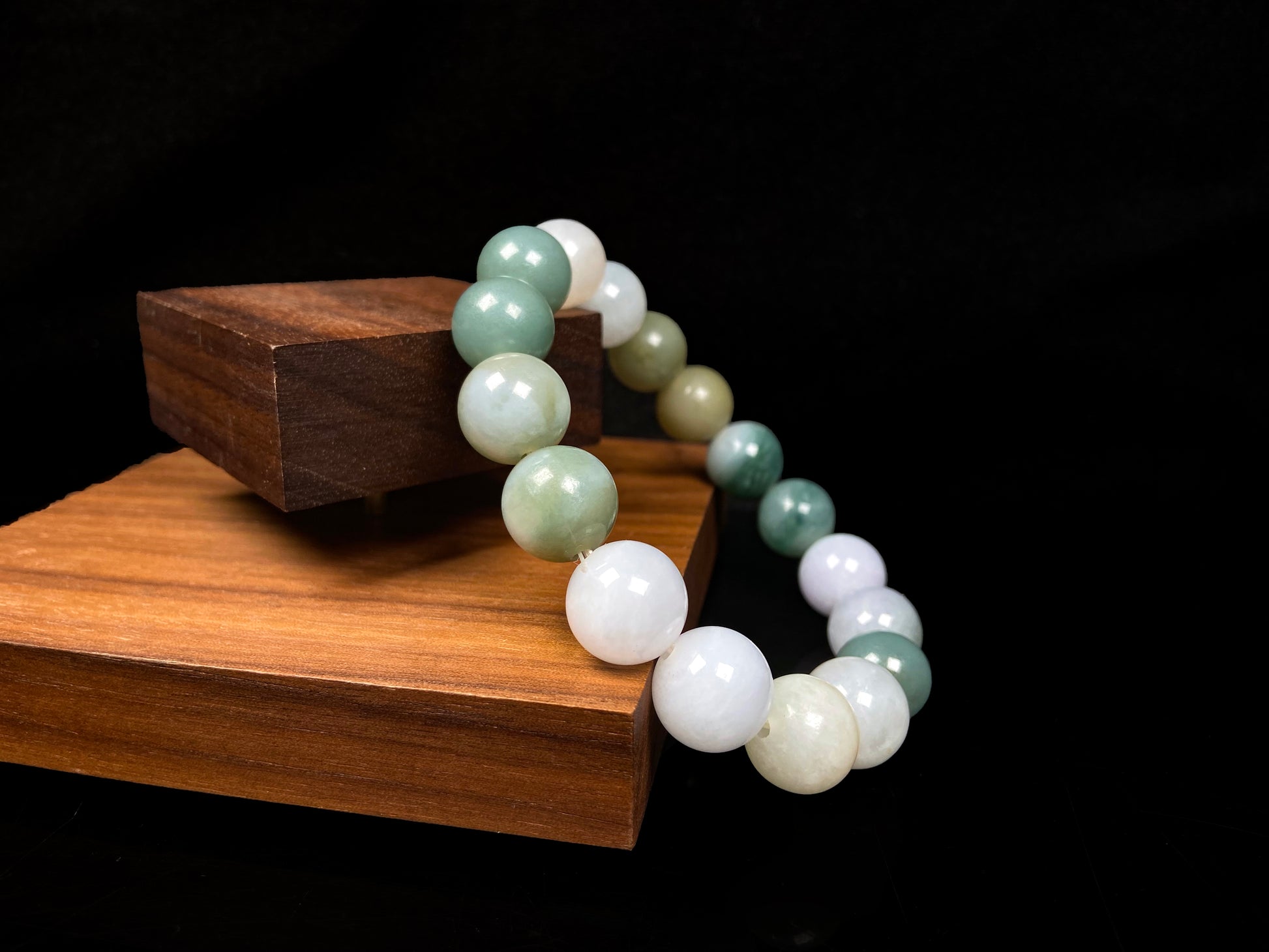 A green mist blended with white jadeite beads bracelet.