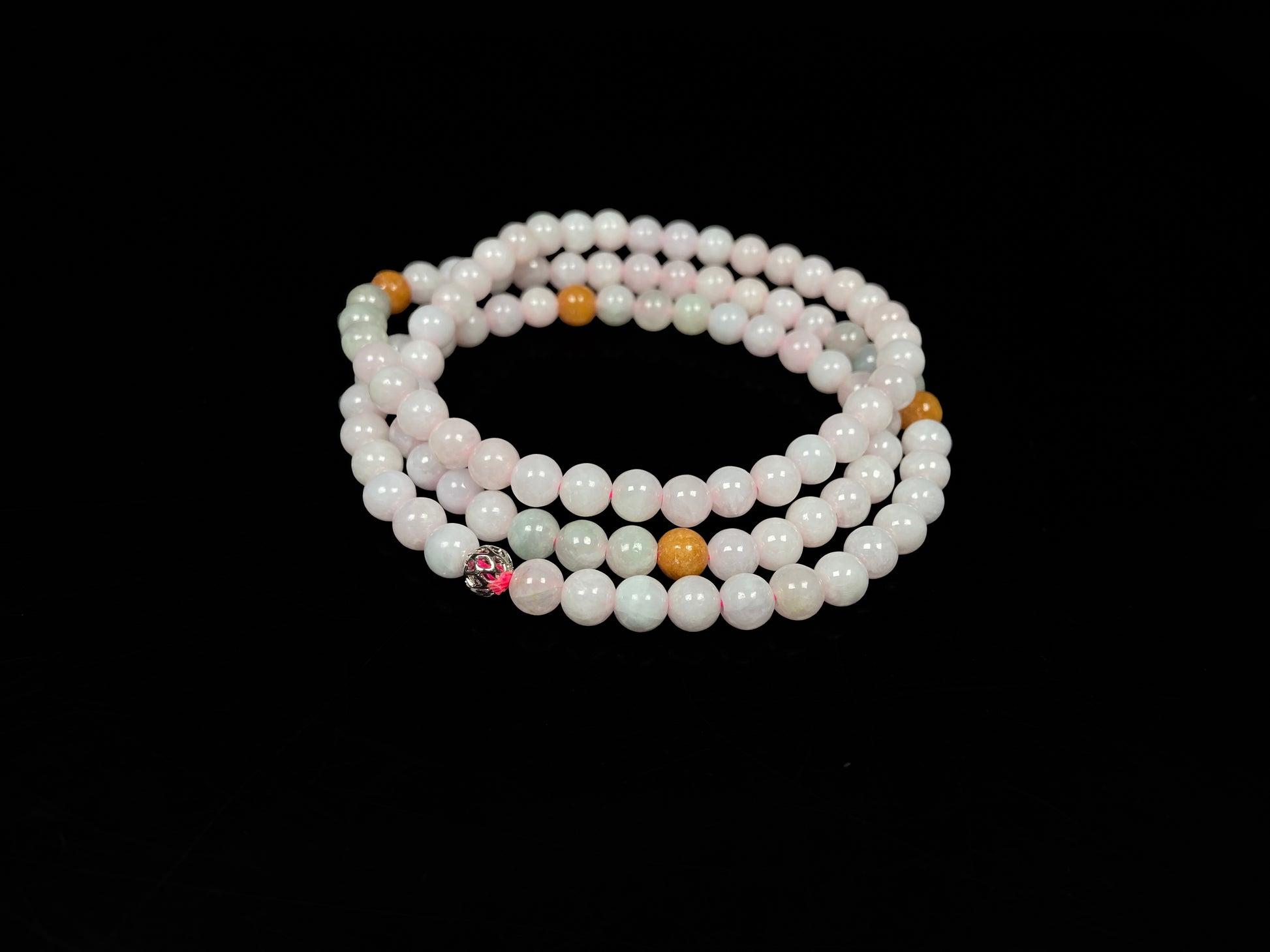 A honey and milky white harmony jadeite beads necklace.