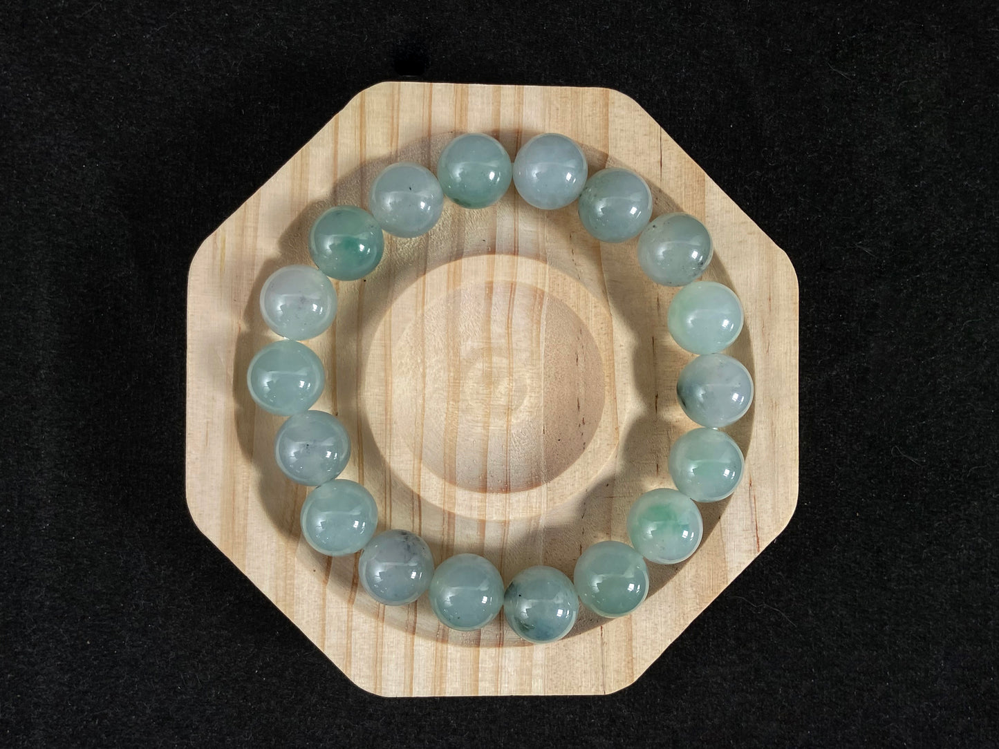 Icy Vitality Good Luck Charm Burmese Jadeite Bracelet · Spring Bud Apple Green