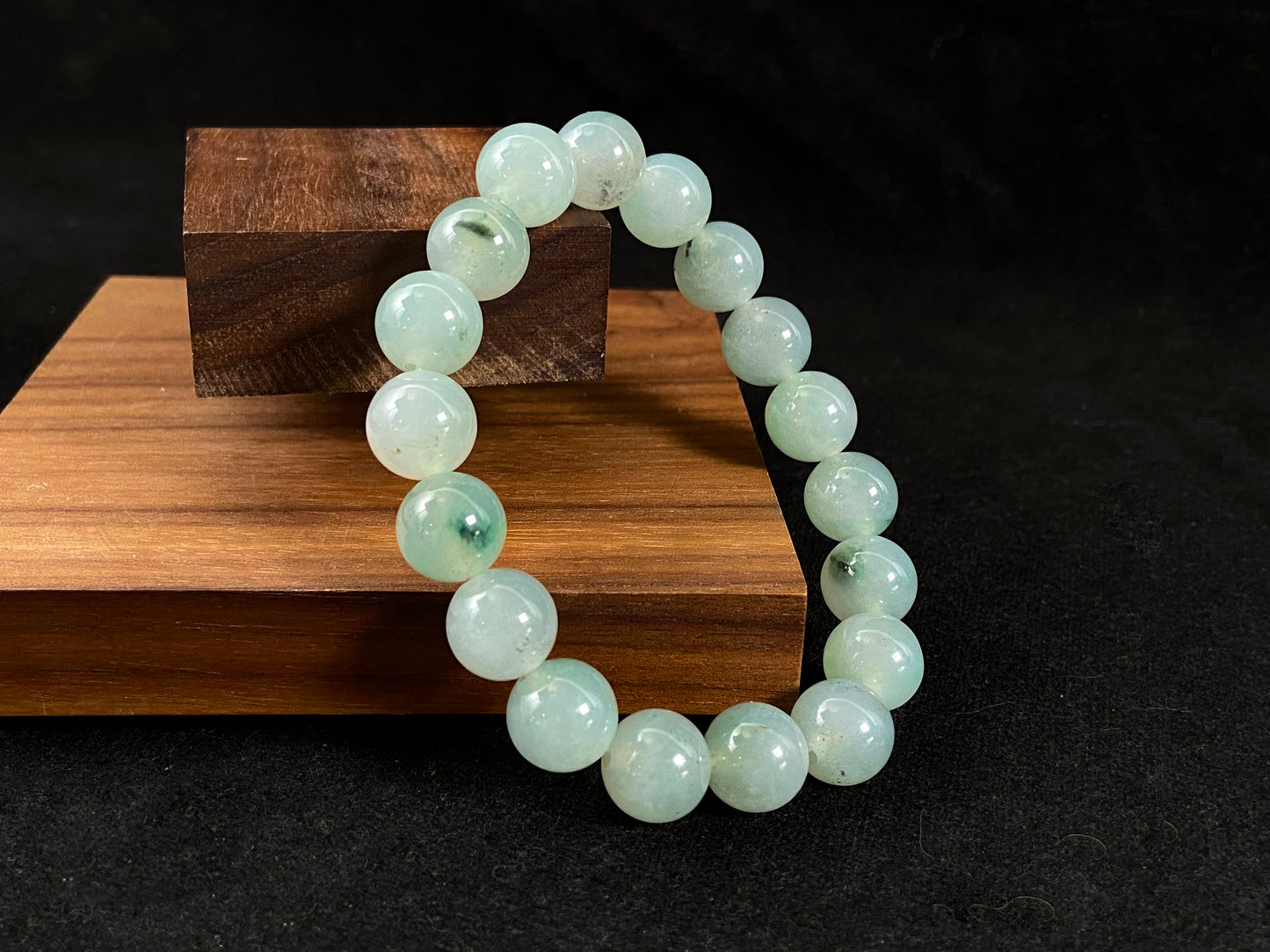 Icy Vitality Good Luck Charm Burmese Jadeite Bracelet · Spring Bud Apple Green